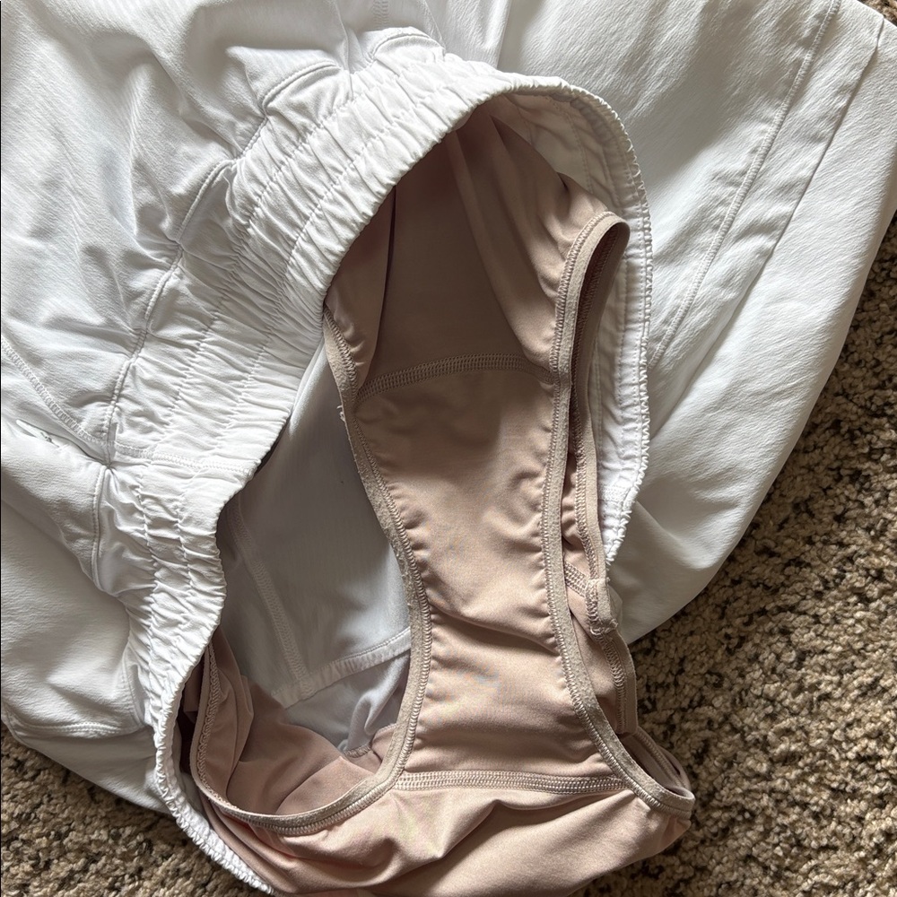 NEW Lululemon Track That Short *5" White Size 12 large - Picture 9 of 9